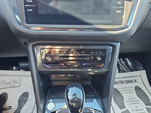 Used 2022 Volkswagen Tiguan SE image 28