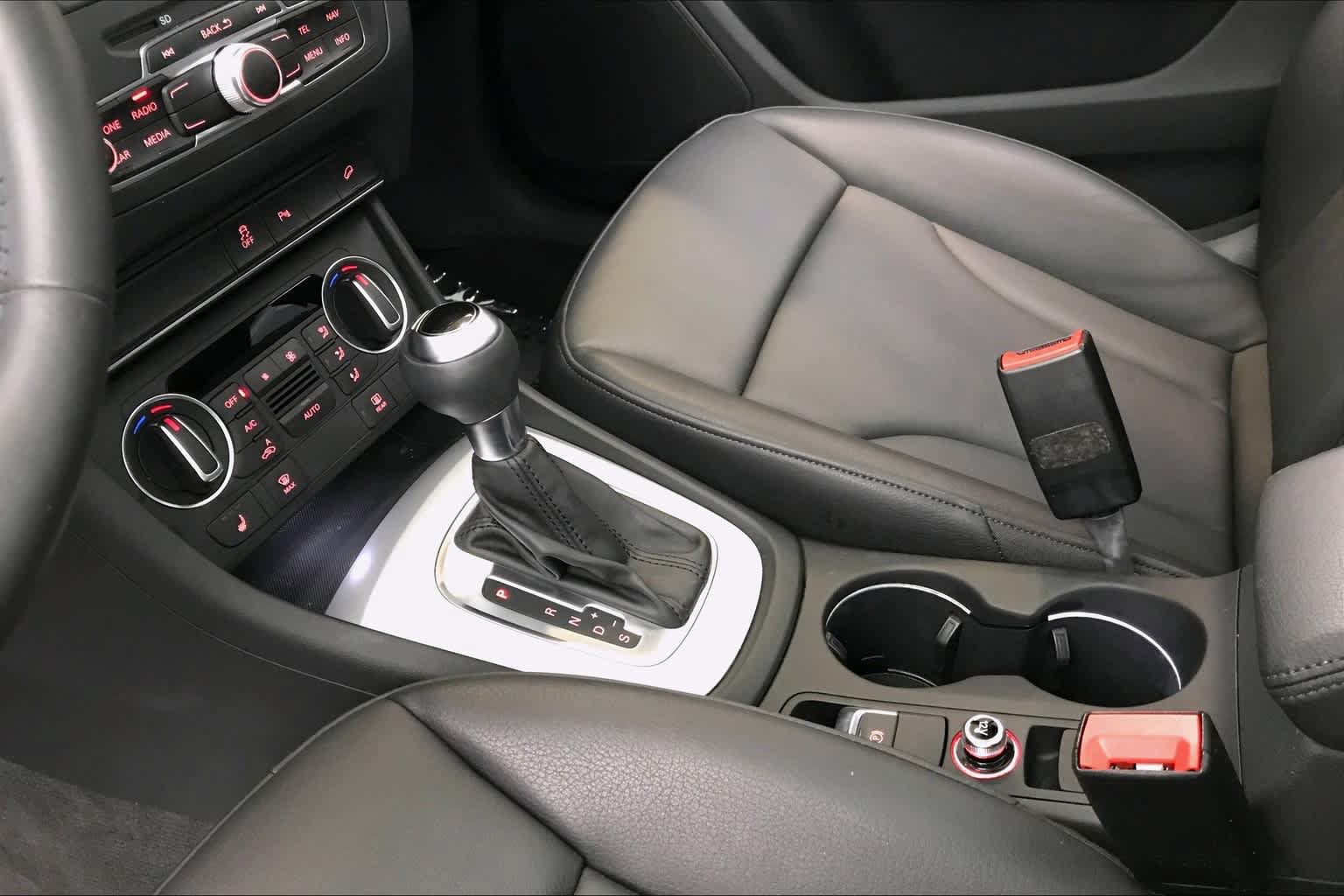 Used 2018 Audi Q3 2.0T Premium FWD image 16