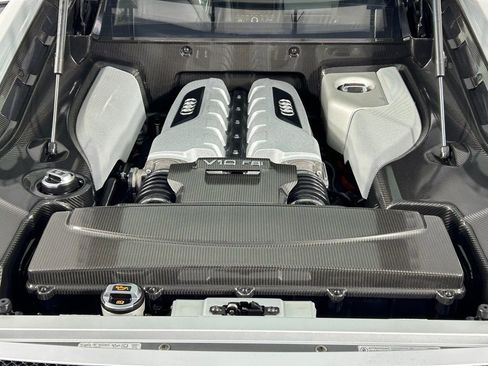 Used 2012 Audi R8 V10 image 32