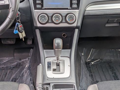 Used 2017 Subaru Crosstrek 2.0i Premium w/ Moonroof Package AWD/4WD image 19