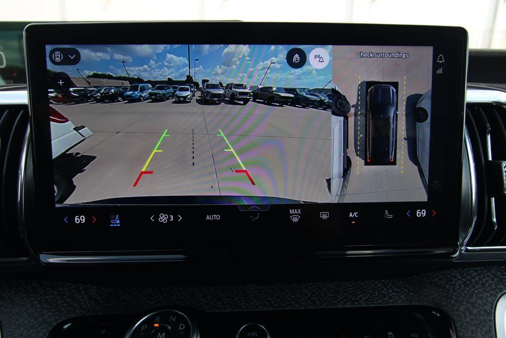 Used 2025 Ford Expedition Tremor AWD/4WD image 14