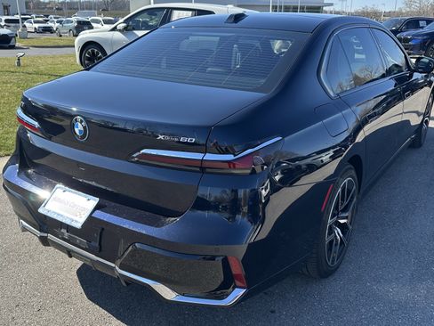 Used 2024 BMW i7 xDrive60 image 10