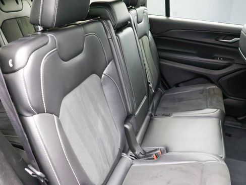Used 2023 Jeep Grand Cherokee L Laredo AWD/4WD image 32