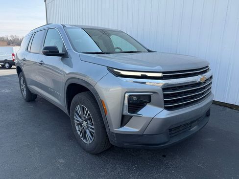 Used 2026 Chevrolet Traverse LT image 7