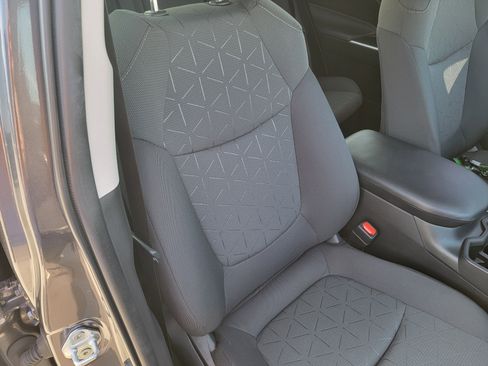 Used 2022 Toyota RAV4 XLE image 10