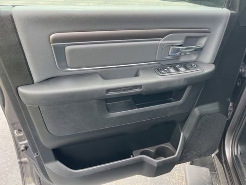 Used 2021 RAM 1500 Classic SLT w/ Electronics Convenience Group AWD/4WD image 9