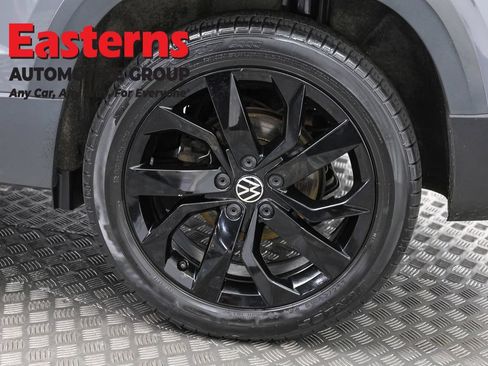 Used 2022 Volkswagen Taos SE AWD/4WD image 32