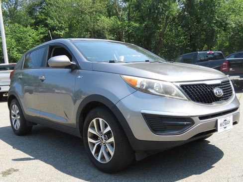 Used 2016 Kia Sportage LX AWD/4WD image 3