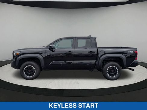 Used 2024 Toyota Tacoma TRD Off-Road image 7
