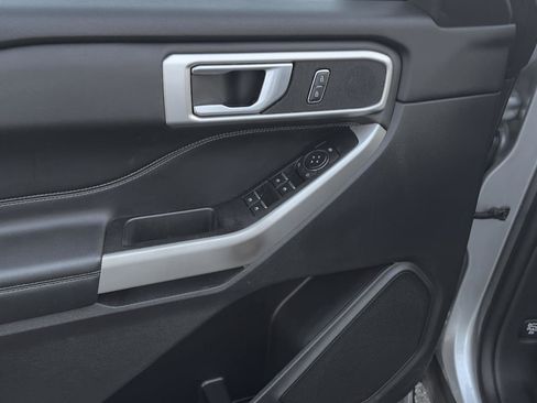 Certified 2023 Ford Explorer XLT w/ Equipment Group 202A image 15