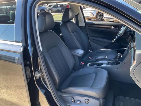 Used 2020 Volkswagen Passat 2.0T SEL image 10