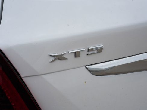 New 2026 Cadillac XT5 Luxury w/ LPO, Floor Liner Package image 21