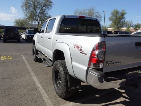 Used 2011 Toyota Tacoma 4x4 Double Cab w/ TRD Off-Road Pkg w/JBL Audio image 2