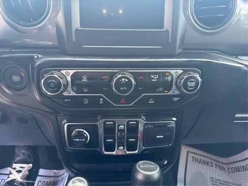 Used 2022 Jeep Gladiator Sport AWD/4WD image 22