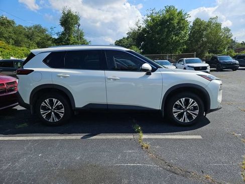 Used 2021 Nissan Rogue SV w/ Premium Package FWD image 6