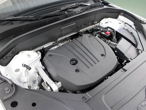 New 2026 Volvo XC90 B5 Core w/ Protection Package Premier image 32