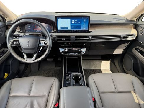 Used 2025 Lincoln Corsair Reserve w/ Equipment Group 202A AWD/4WD image 19
