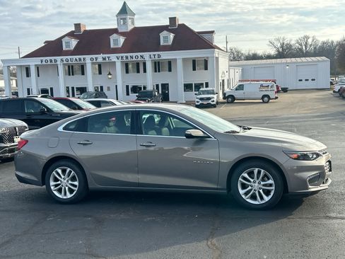 Used 2017 Chevrolet Malibu LT image 4