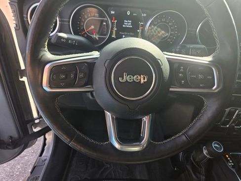 Used 2019 Jeep Wrangler Unlimited Sahara image 15