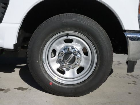 Used 2024 Ford F350 XL w/ XL Chrome Package image 25