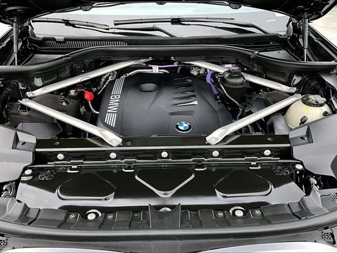 Used 2024 BMW X7 xDrive40i w/ Parking Assistance Package image 29