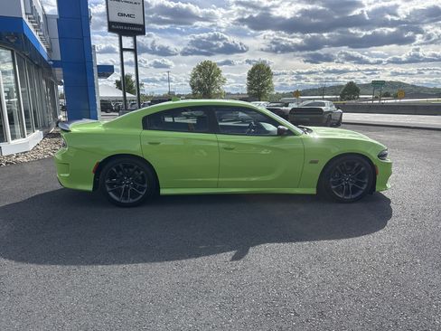 Used 2023 Dodge Charger Scat Pack RWD image 2