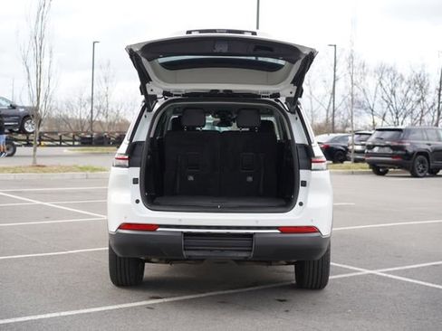 Used 2022 Jeep Grand Cherokee L Limited image 17