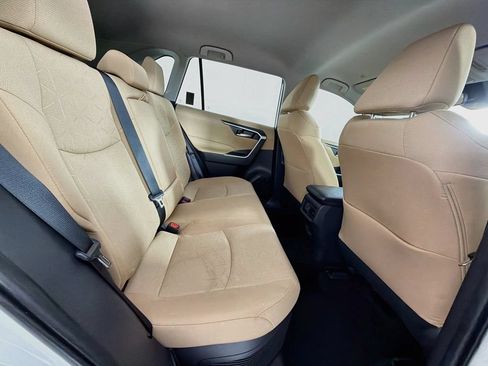 Used 2025 Toyota RAV4 XLE AWD/4WD image 27