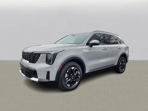 New 2025 Kia Sorento S image 2
