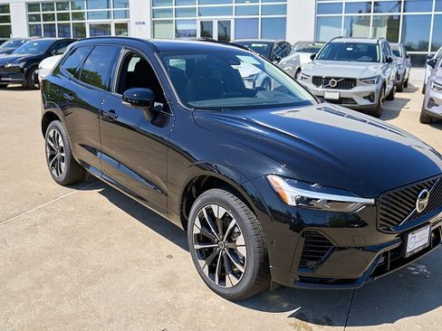 New 2026 Volvo XC60 T8 Plus w/ Climate Package AWD/4WD image 4