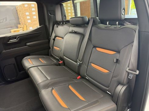 Used 2023 GMC Sierra 1500 AT4 w/ AT4 Preferred Package AWD/4WD image 24