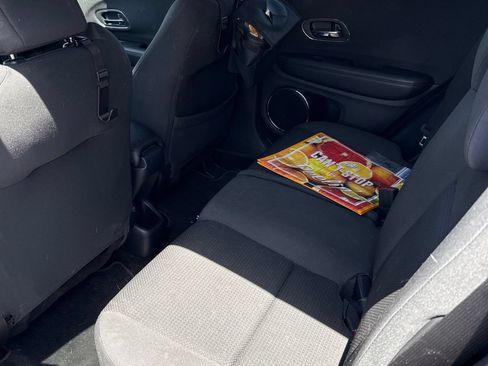 Used 2022 Honda HR-V EX image 7
