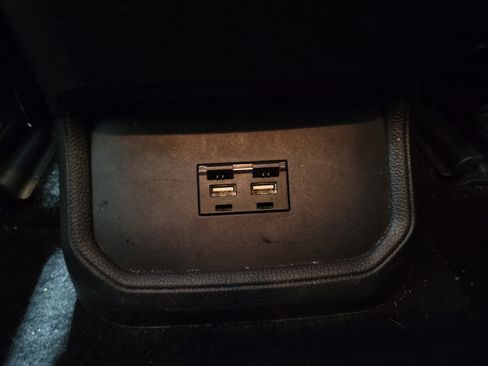 Used 2020 Toyota Highlander XLE image 15