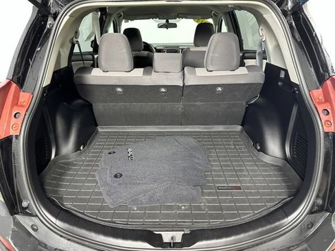 Used 2014 Toyota RAV4 LE AWD/4WD image 29