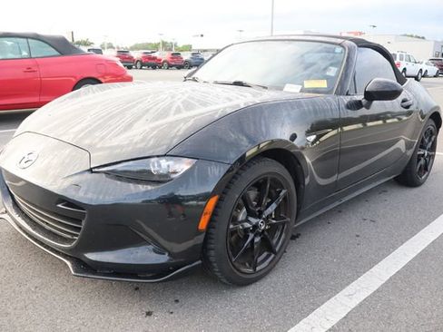 Used 2023 MAZDA MX-5 Miata Club RWD image 5