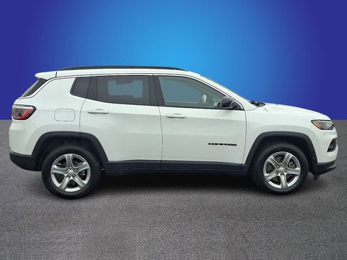 Used 2024 Jeep Compass Latitude image 7