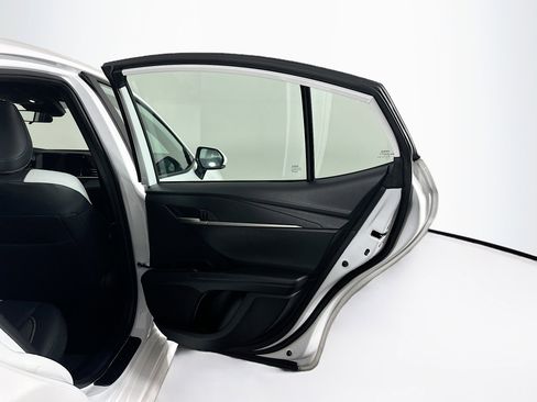 Used 2025 Toyota Camry SE image 30