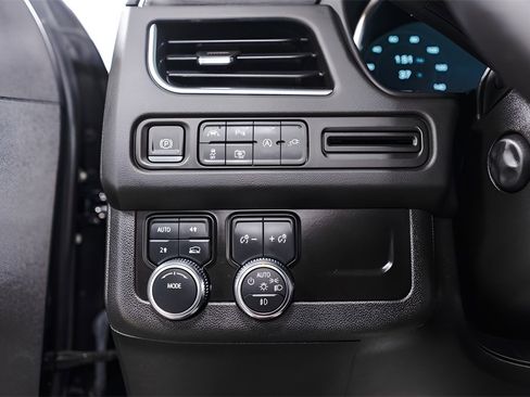 Used 2022 GMC Yukon XL SLT w/ SLT Luxury Package image 20