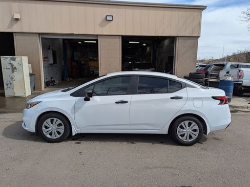 Used 2020 Nissan Versa S image 10