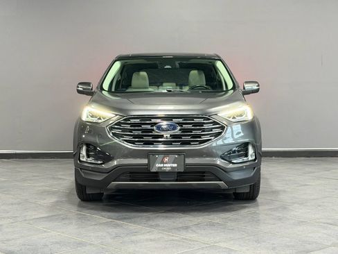 Used 2020 Ford Edge Titanium w/ Equipment Group 301A FWD image 3
