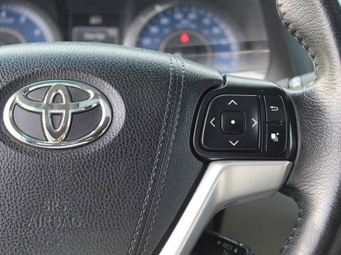 Used 2015 Toyota Sienna XLE Premium AWD/4WD image 14