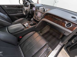Used 2017 Bentley Bentayga AWD/4WD video 2