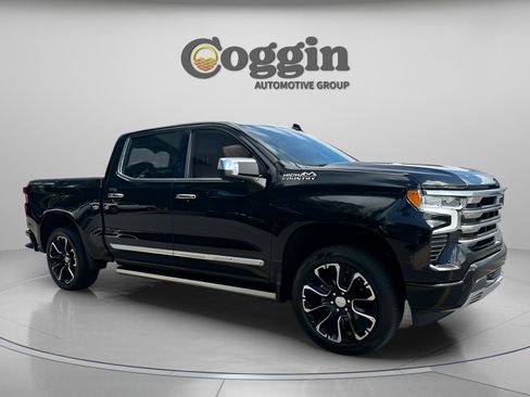 Used 2023 Chevrolet Silverado 1500 High Country w/ Technology Package AWD/4WD image 7
