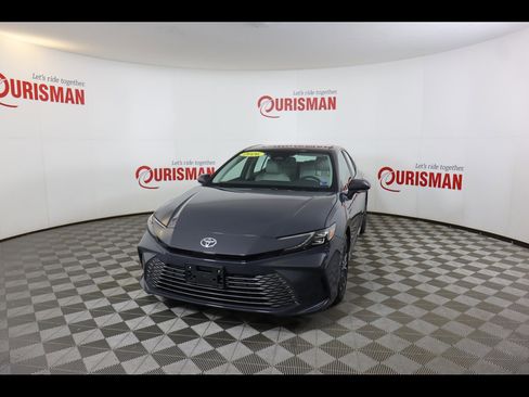 Used 2026 Toyota Camry XLE image 1