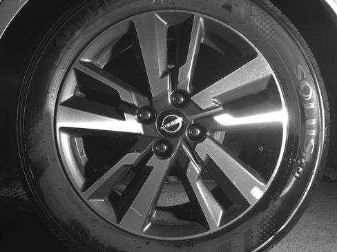 Used 2025 Nissan Versa SV image 14