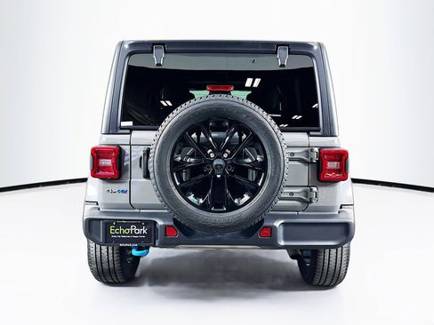 Used 2023 Jeep Wrangler Sahara w/ Cold Weather Group image 7