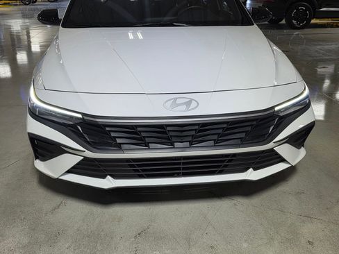 Certified 2025 Hyundai Elantra Sport FWD image 9
