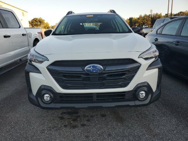 Used 2025 Subaru Outback AWD/4WD image 2