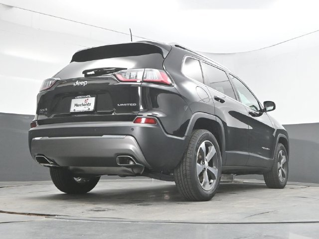 Used 2019 Jeep Cherokee Limited AWD/4WD image 32