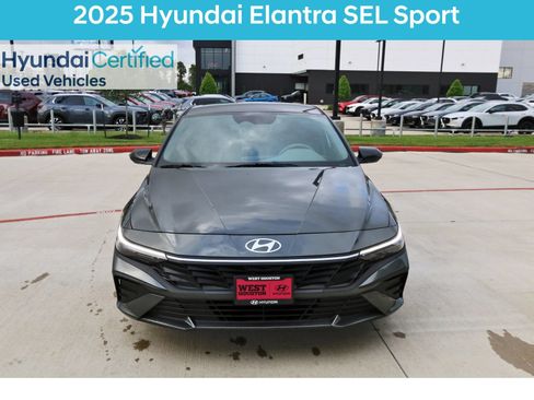 Used 2025 Hyundai Elantra Sport FWD image 3